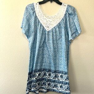 Women’s blue lace collar floral blouse size 2X‎